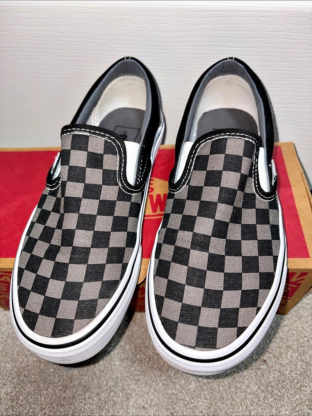 Vans Classic Slip-On Checkerboard Sneakers US 7